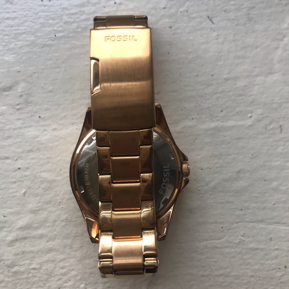 Rose Gold Fossil Watch - Picture 4 of 4